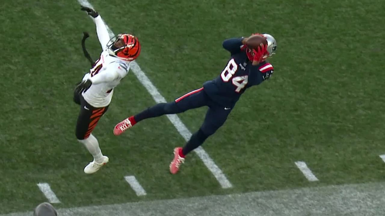 August 19, 2021, Philadelphia, PA, United States of America: New England  Patriots wide receiver KENDRICK BOURNE (84) picks up positive yards after  catch during a preseason game between the New England Patriots