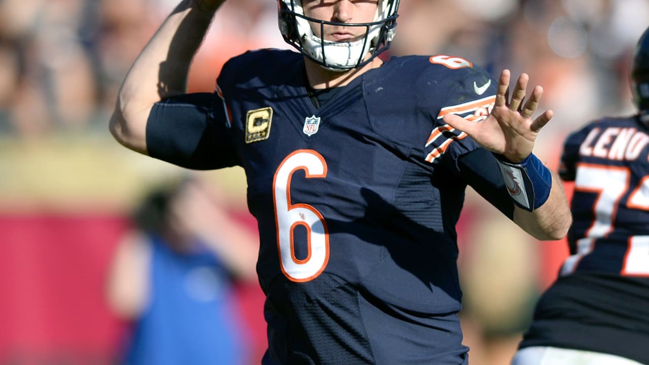 Jay Cutler Says He's Open to Mentoring Current Bears