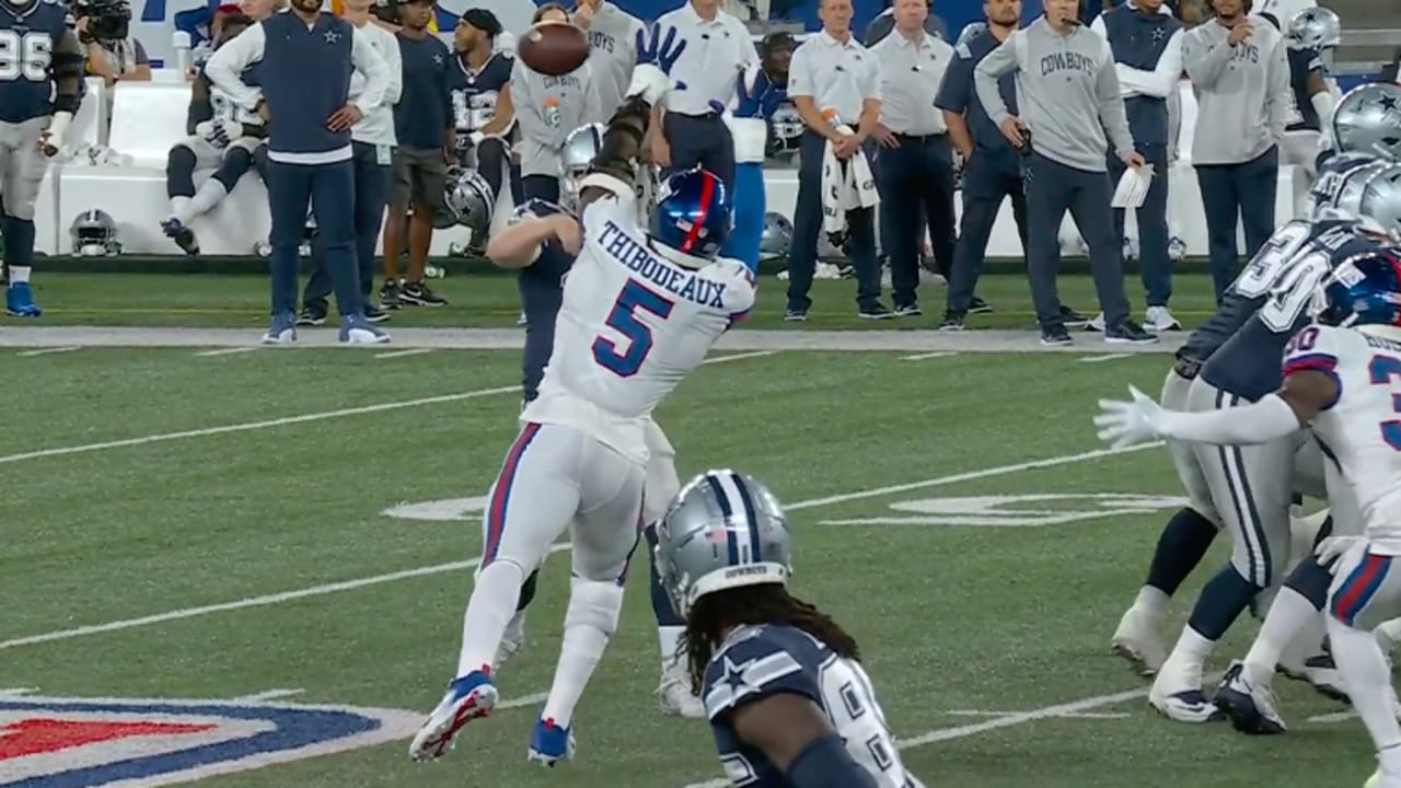 New York Giants linebacker Kayvon Thibodeaux (5) looks to defend during an  NFL football game against the Dallas Cowboys on Thursday, November 24, 2022,  in Arlington, Texas. (AP Photo/Matt Patterson Stock Photo - Alamy