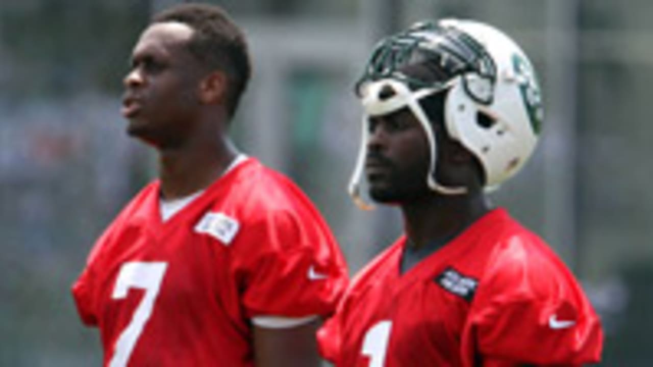 geno-smith-michael-vick-140723-spot.jpg