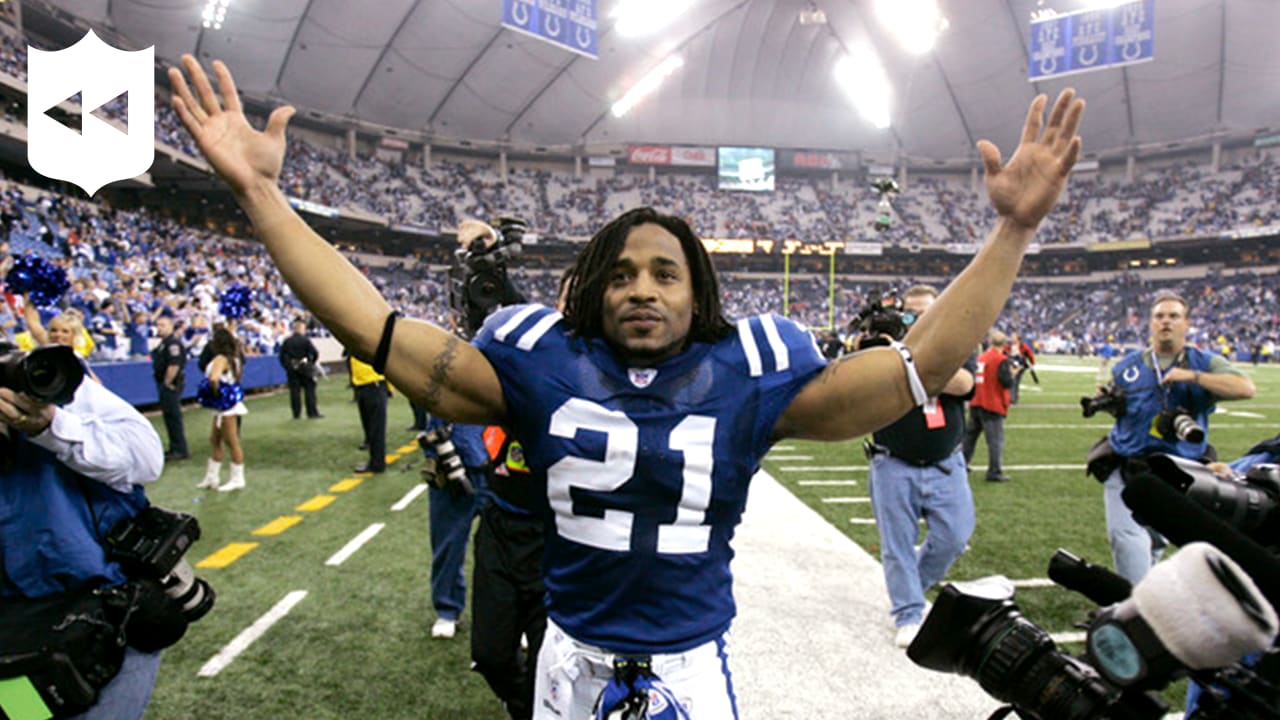 Indianapolis Colts safety Bob Sanders (21) pumps up the crowd at a Super  Bowl celebration rally at the RCA Dome in Indianapolis February 5, 2007.  The Colts defeated the Chicago Bears 29-17