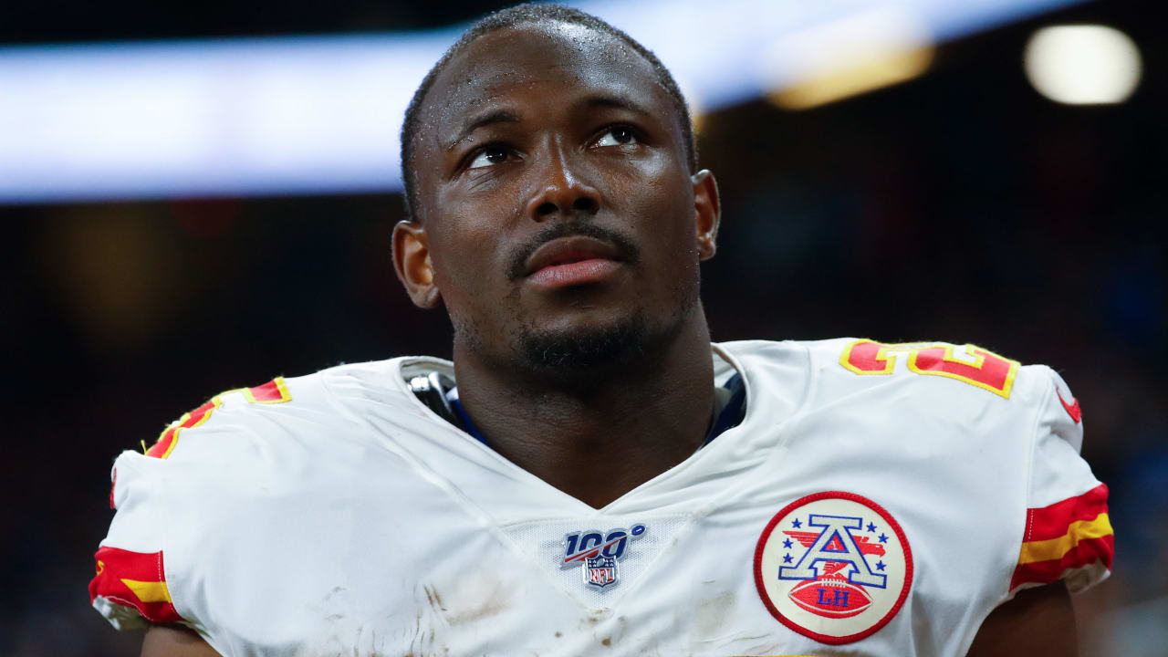 Veteran RB LeSean McCoy signing one-year deal with Tampa Bay Buccaneers 