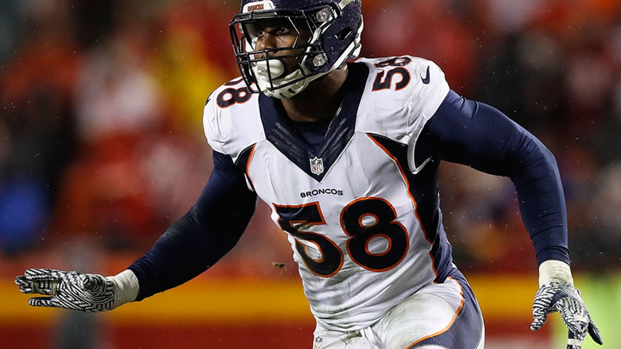 _Von-Miller-170411-sl.jpg