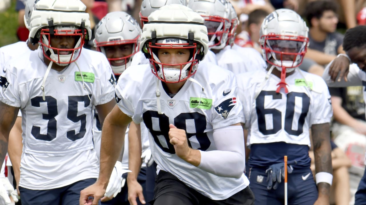 Mike Gesicki injury updates: Patriots tight end leaves practice with  apparent arm injury - Pats Pulpit