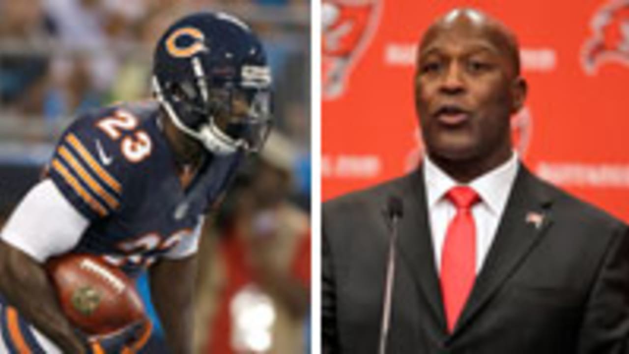 devin-hester-lovie-smith-140218-spot.jpg