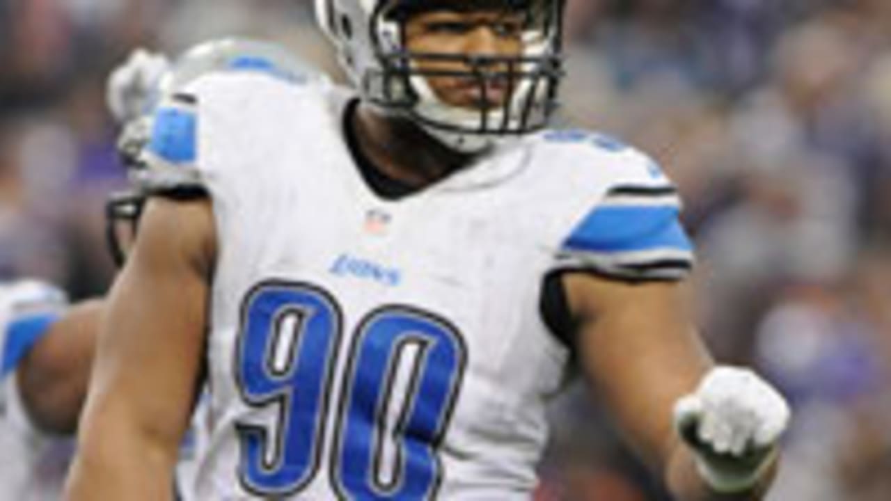 ndamukong-suh-spot_122111.jpg