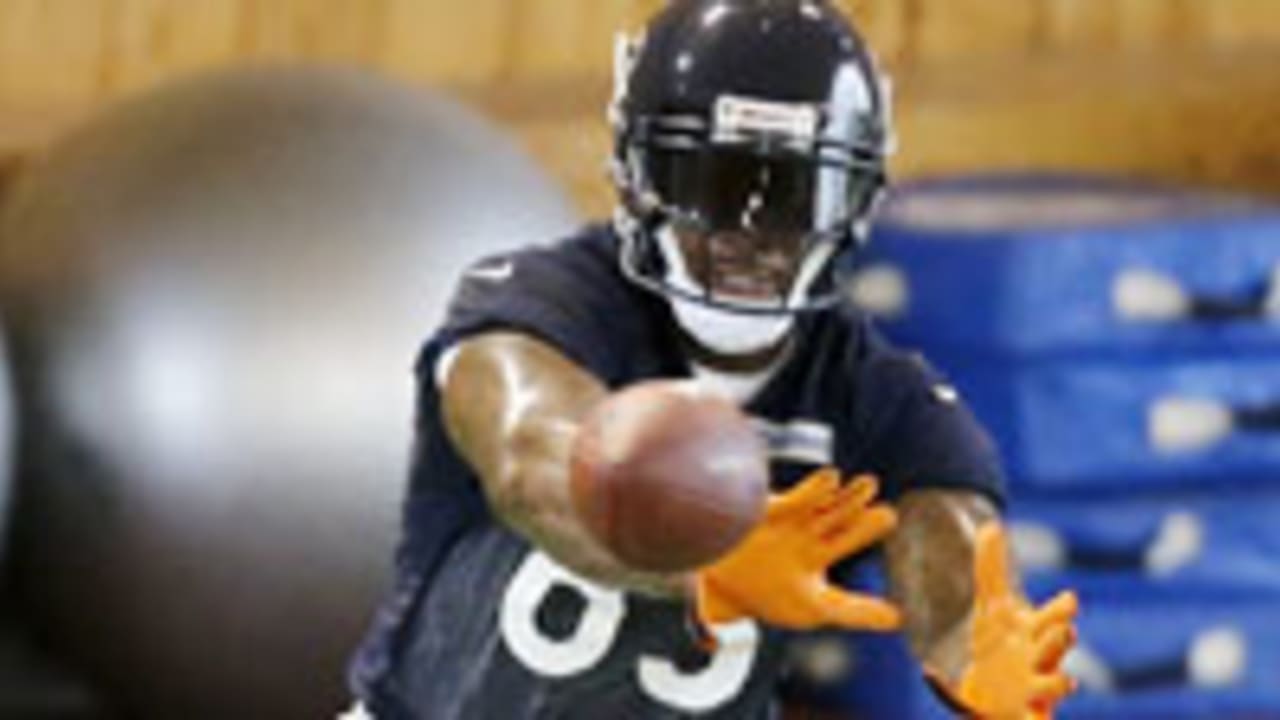 Chicago Bears' Martellus Bennett fined, suspended after training camp fight  - Sports Illustrated