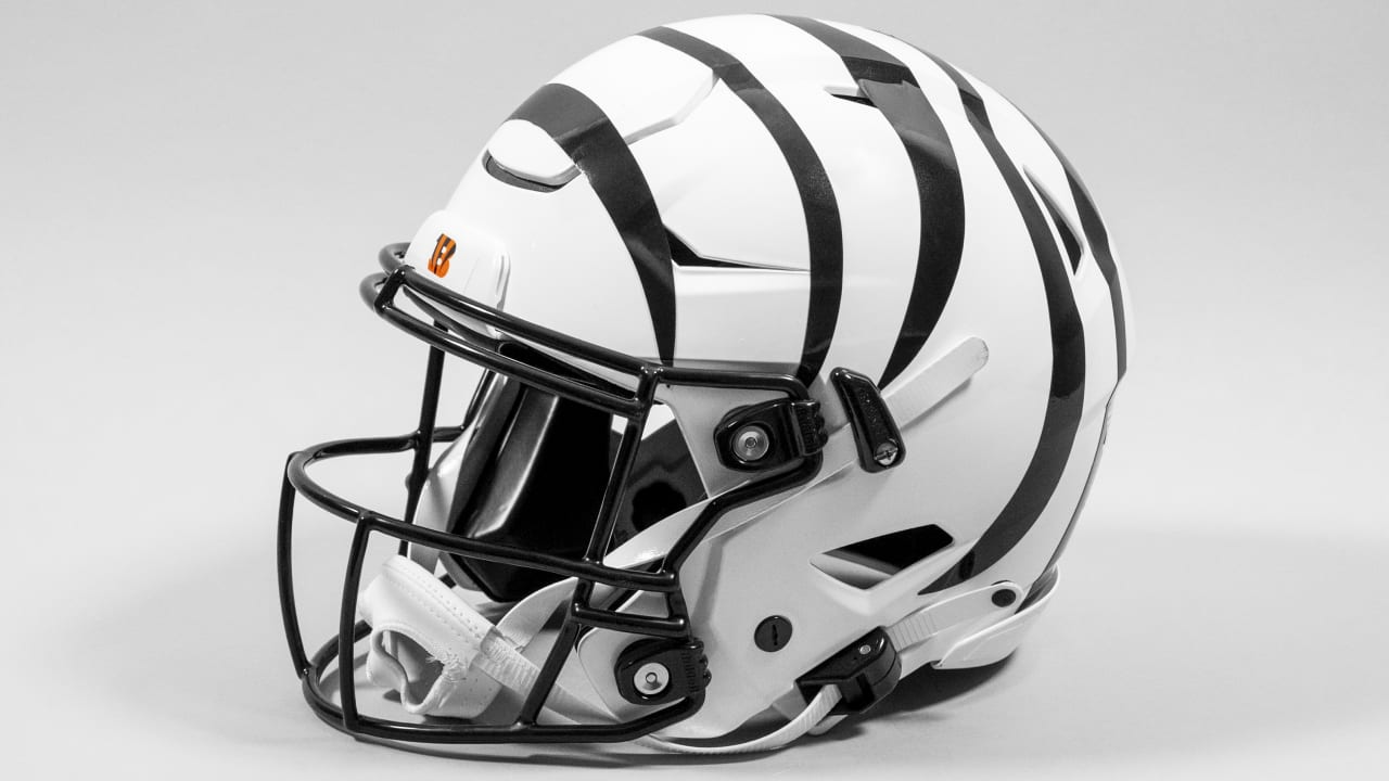 Bengals show new alternate white uniform, helmets for 2022