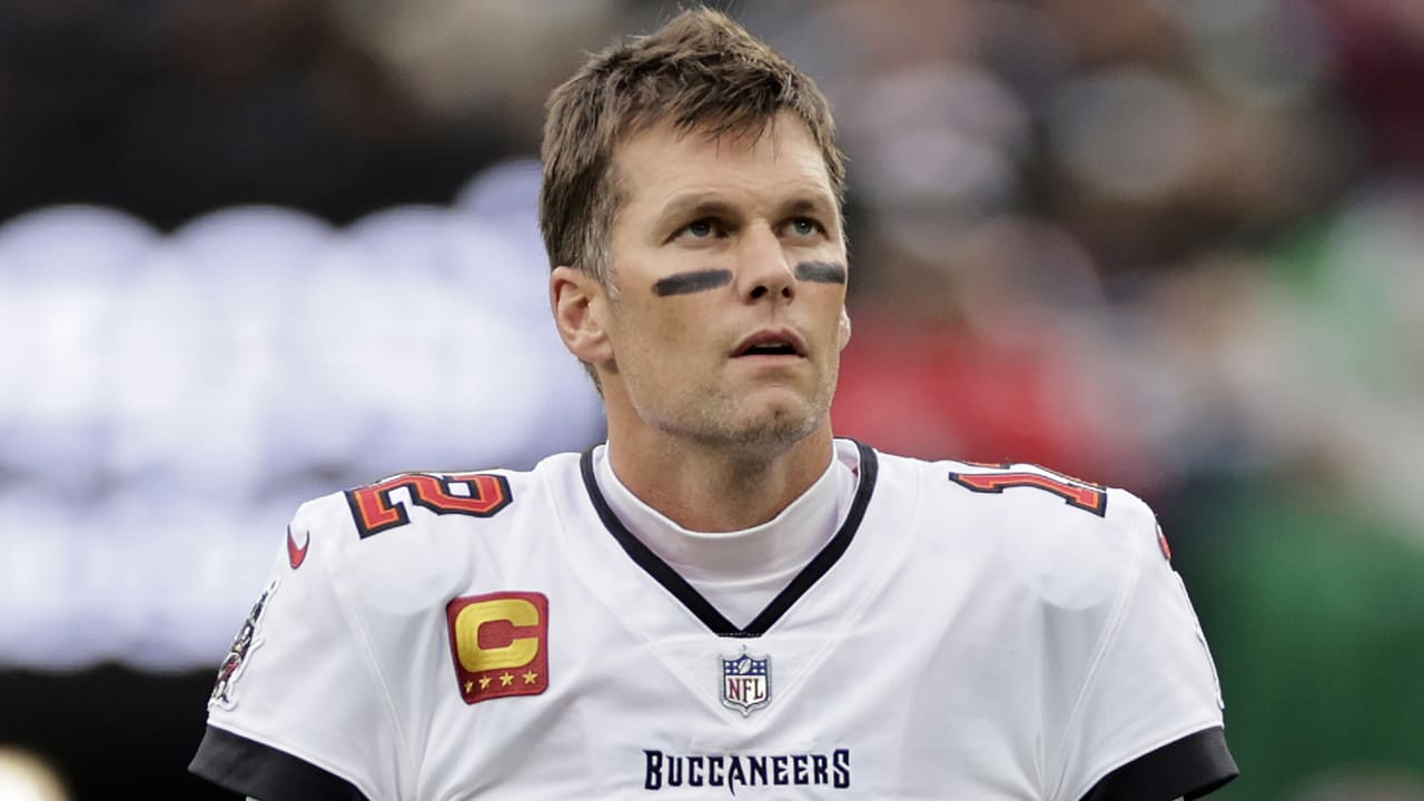 Tom Brady changes mind on NFL retirement, will return to Buccaneers