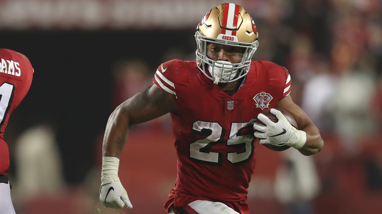 49ers rookie RB Elijah Mitchell sustained broken finger; status uncertain