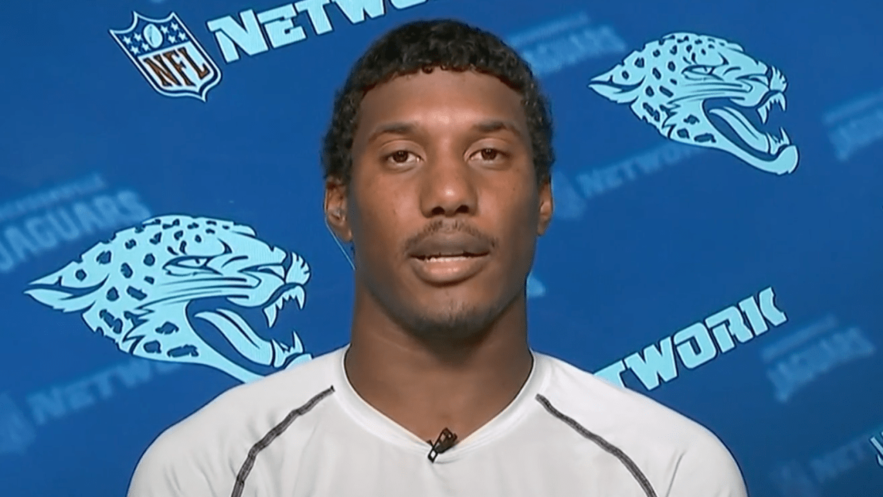 Jacksonville Jaguars wide receiver Zay Jones (7) runs onto the field for an  NFL football game against the Kansas City Chiefs, Sunday, Sept. 17, 2023,  in Jacksonville, Fla. (AP Photo/Gary McCullough Stock