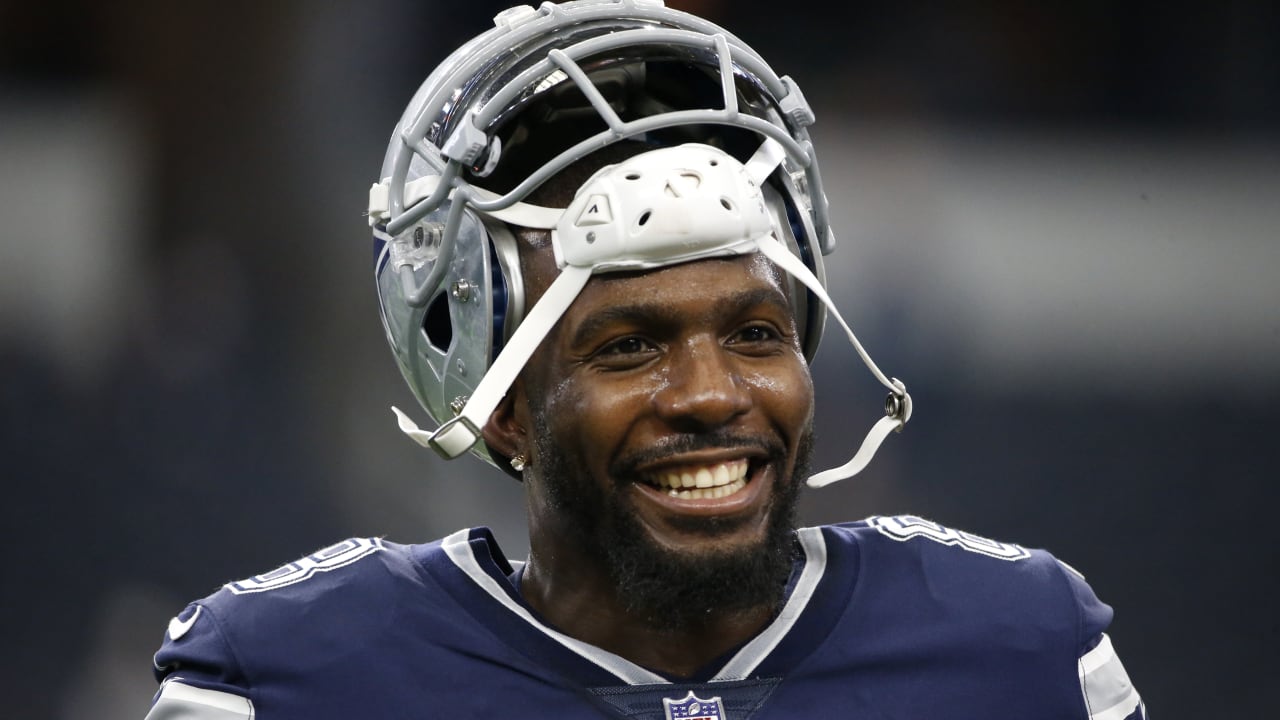 Dallas Cowboys' Dez Bryant catches a pass during the first half of an NFL  football game against the Green Bay Packers Sunday, Nov. 7, 2010, in Green  Bay, Wis. (AP Photo/Mike Roemer