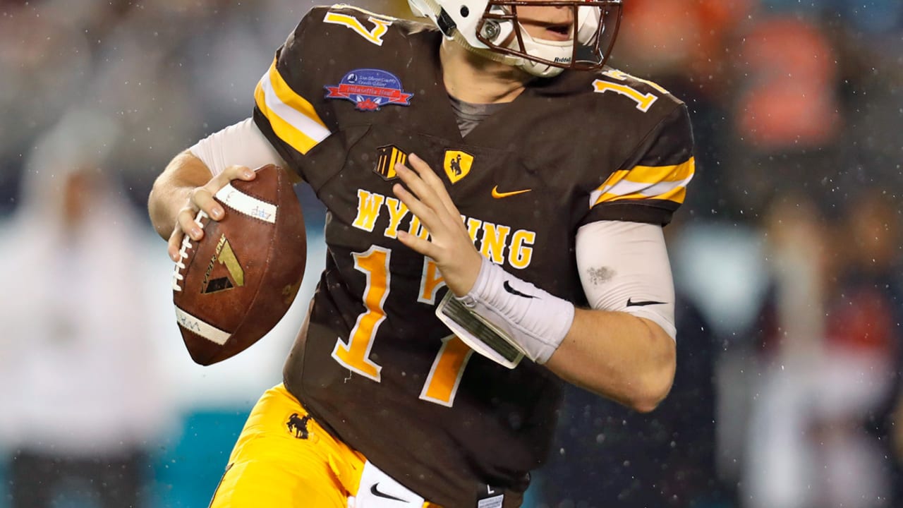 Josh Allen apologizes after offensive tweets from high school surface