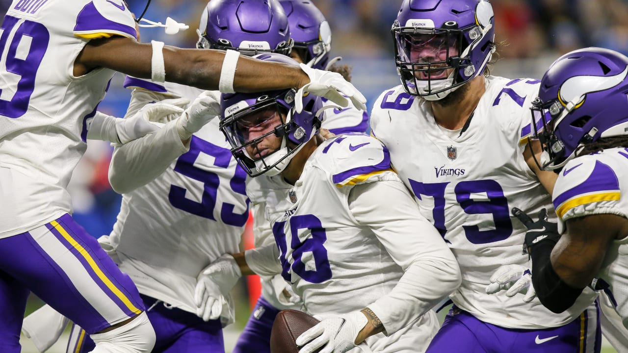 Minnesota Vikings outside linebacker Blake Lynch comes up with massive ...