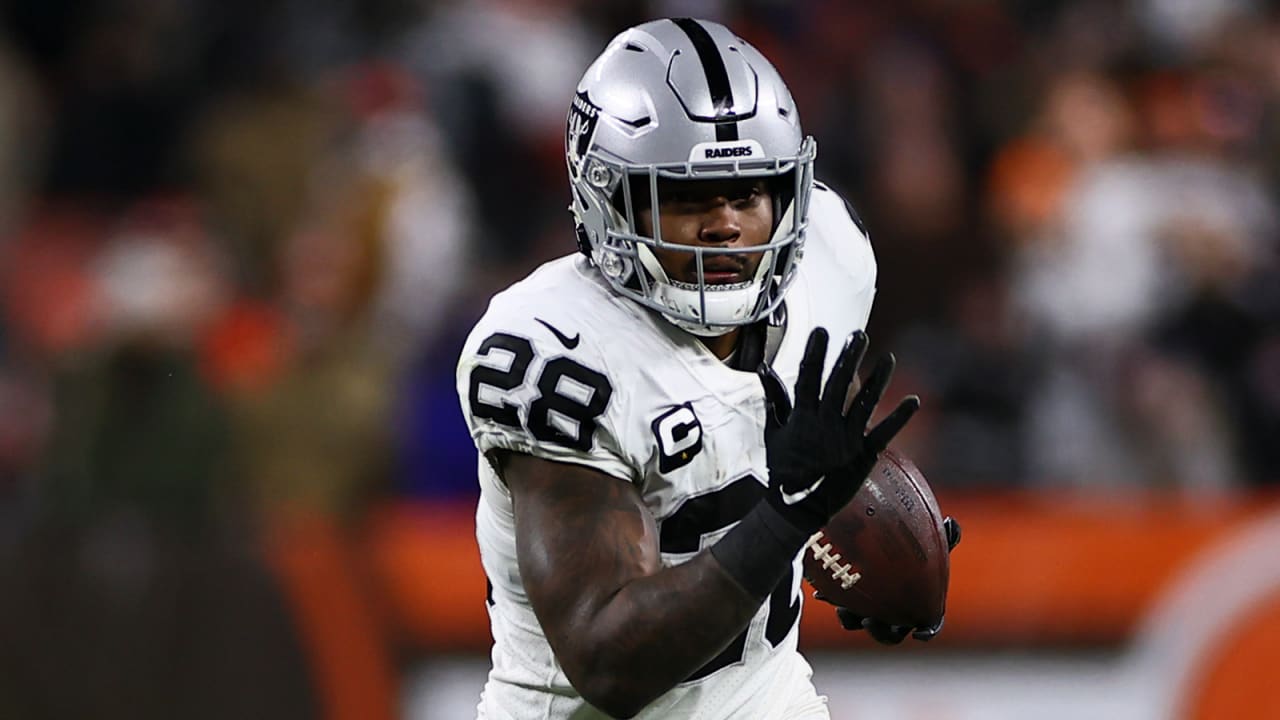 Raiders News: Josh Jacobs Enjoyed Playing In Rain Against Browns