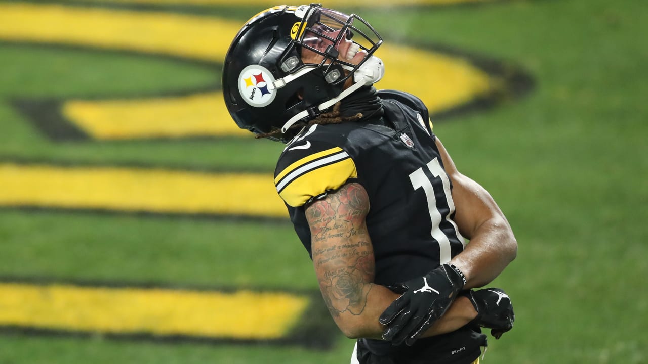 Pittsburgh Steelers wide receiver Chase Claypool gets separation at the