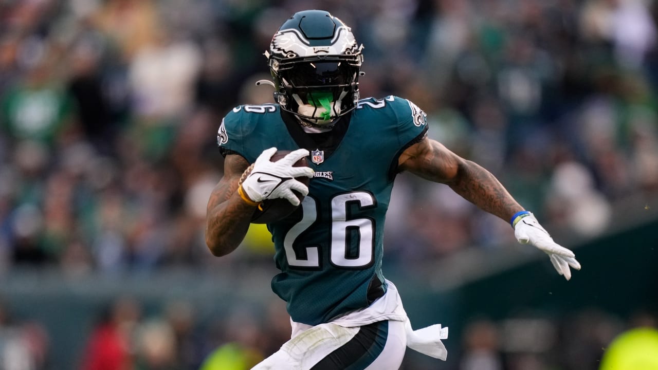 NFL Auction  EAGLES - Torrey Smith SALUTE TO SERVICE SIGNED