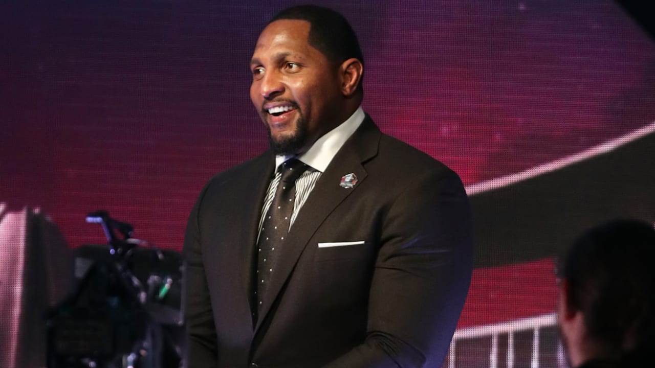 Pro Football Hall of Fame: Randy Moss and Ray Lewis Lead the Field