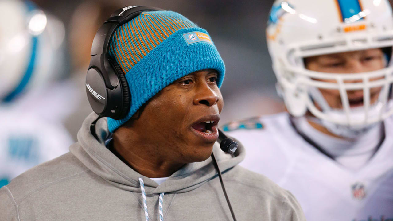 Broncos name Vance Joseph new coach on reported four-year contract