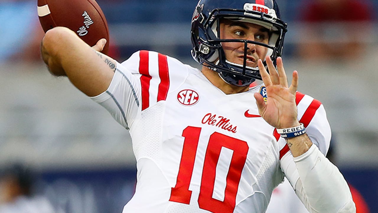 Chad-Kelly-160912-SL.jpg