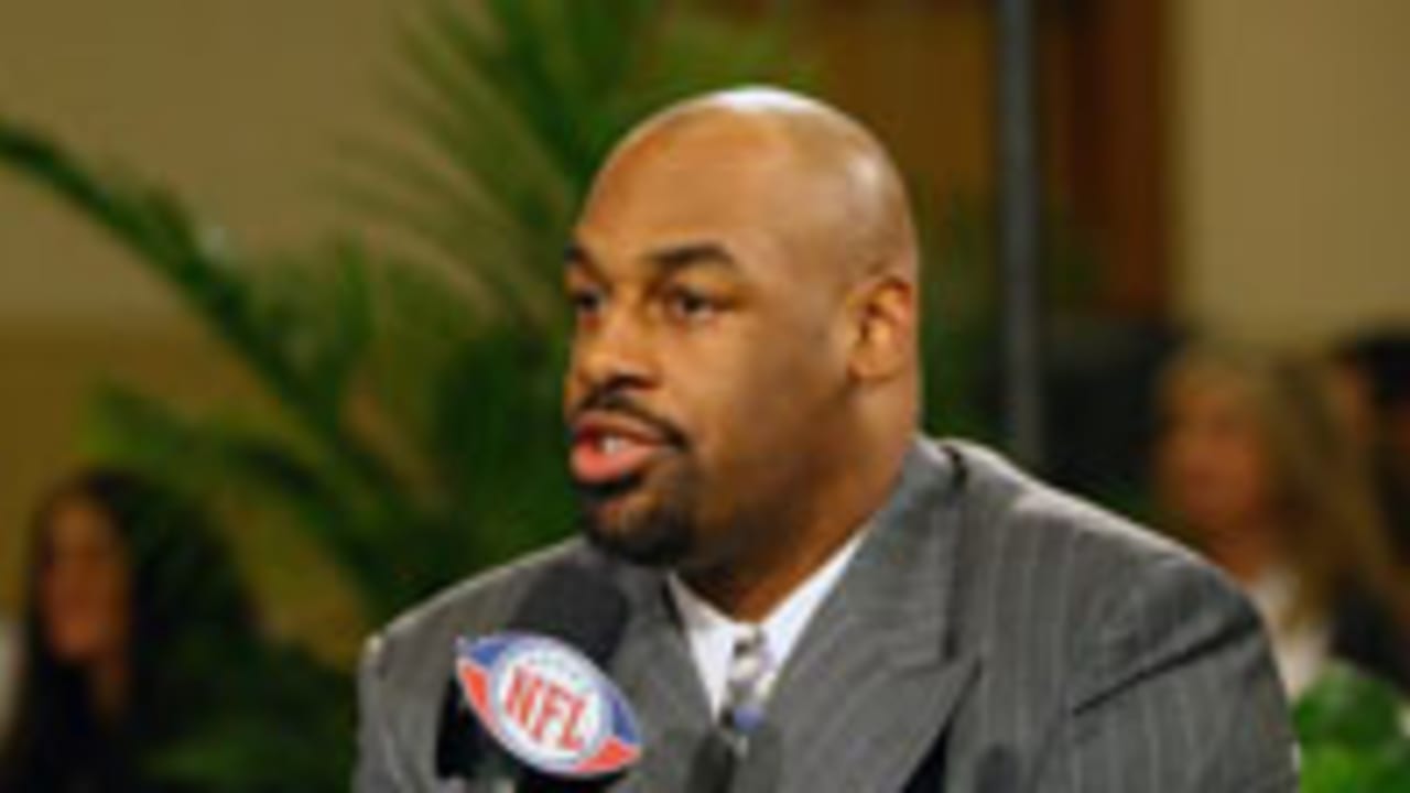 mcnabb_121030_spot.jpg