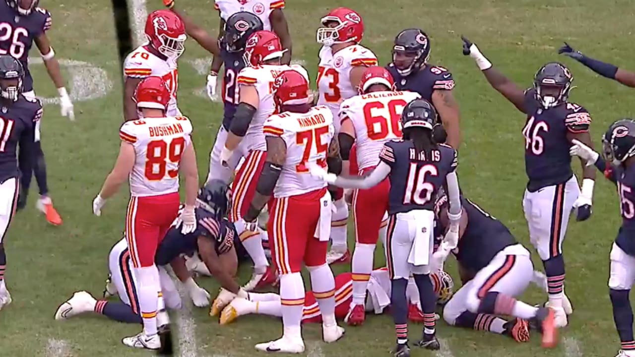 Chicago Bears punch out ball to force fumble