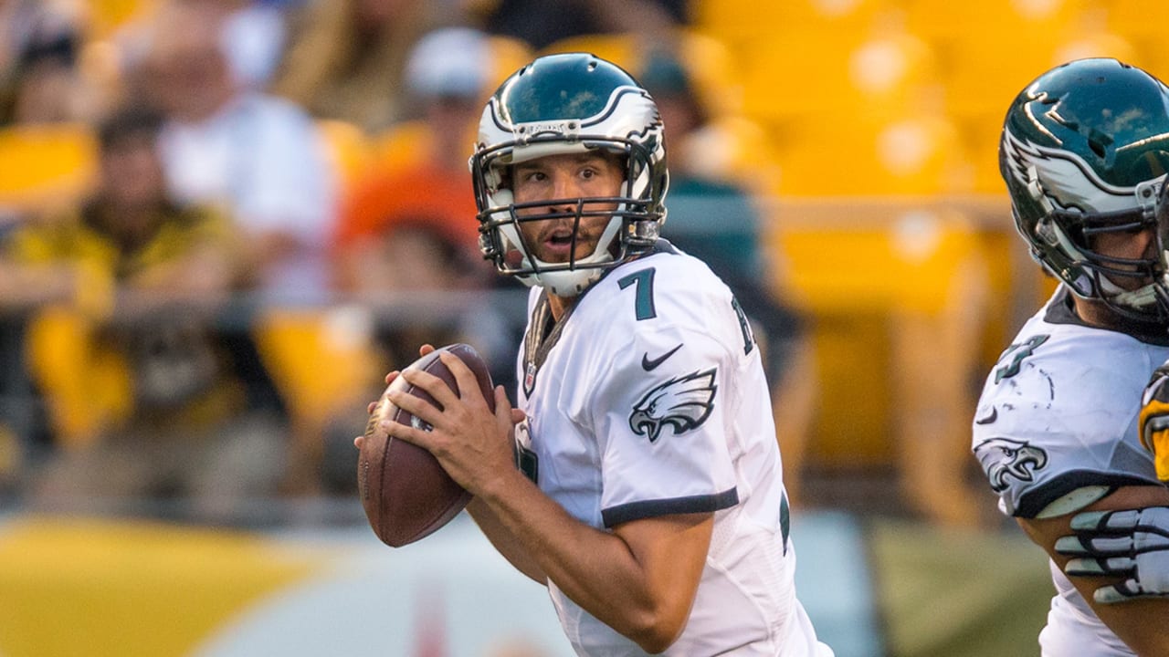 Eagles Trade Quarterback Sam Bradford to Vikings - The New York Times