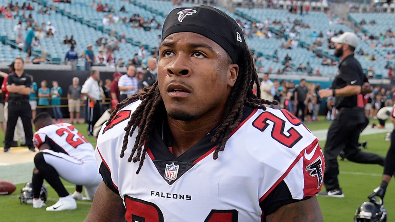 Freeman misses Falcons practice with bone contusion