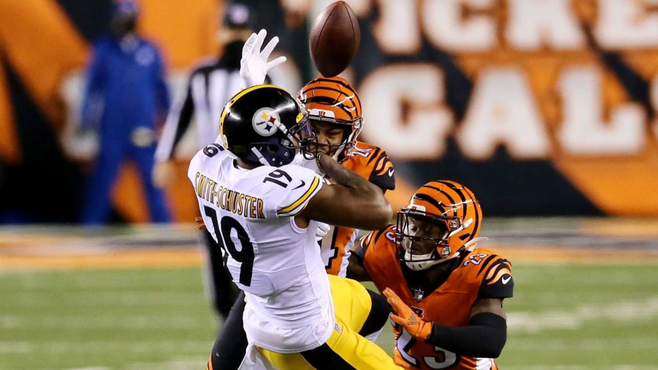 Reactions: Bengals' Bell forces Smith-Schuster fumble with big hit