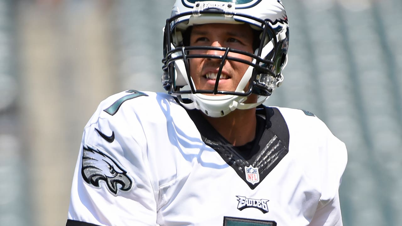 Chicago Bears adding Eagles TE Burton, Dolphins kicker Parkey