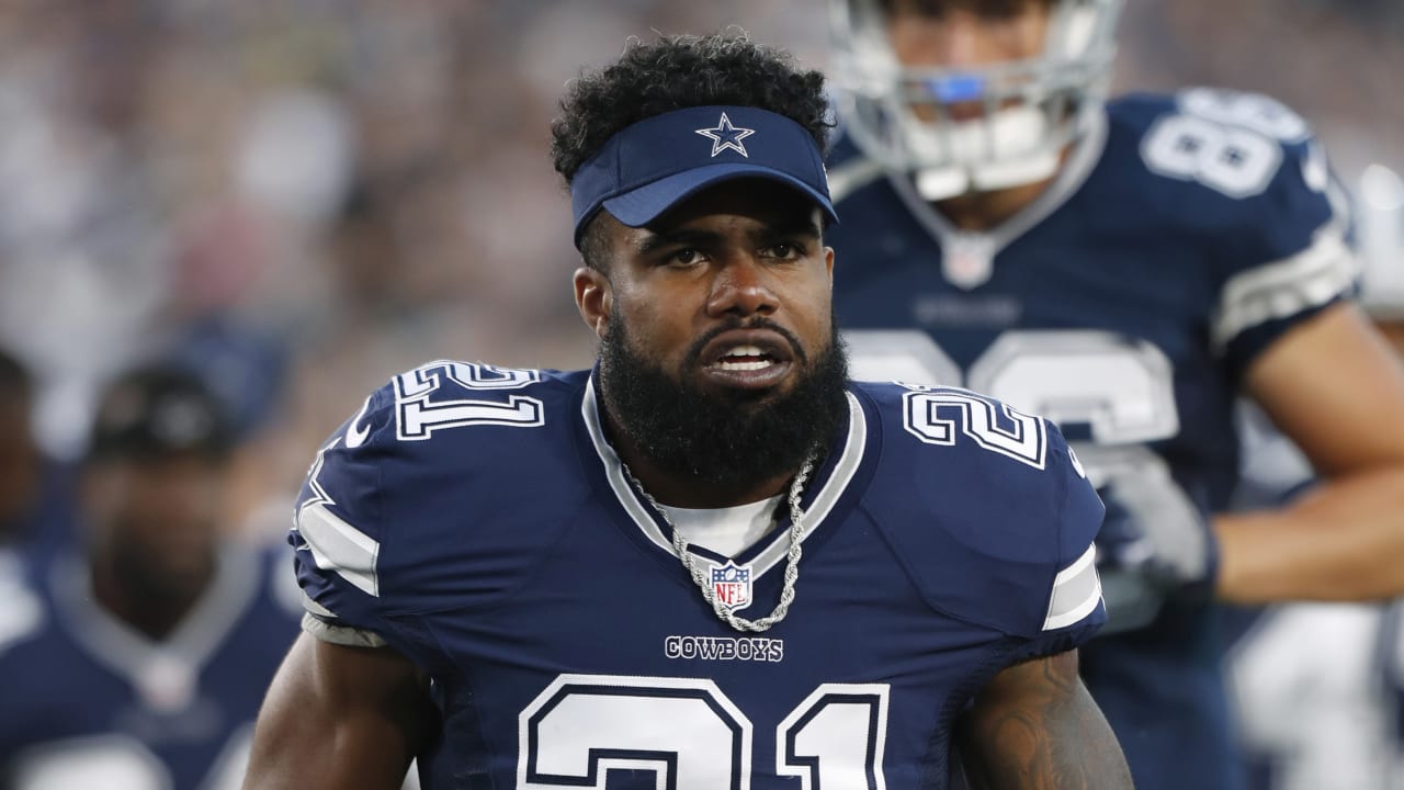 Cowboys' Ezekiel Elliott didn't start due to 'disciplinary issue'