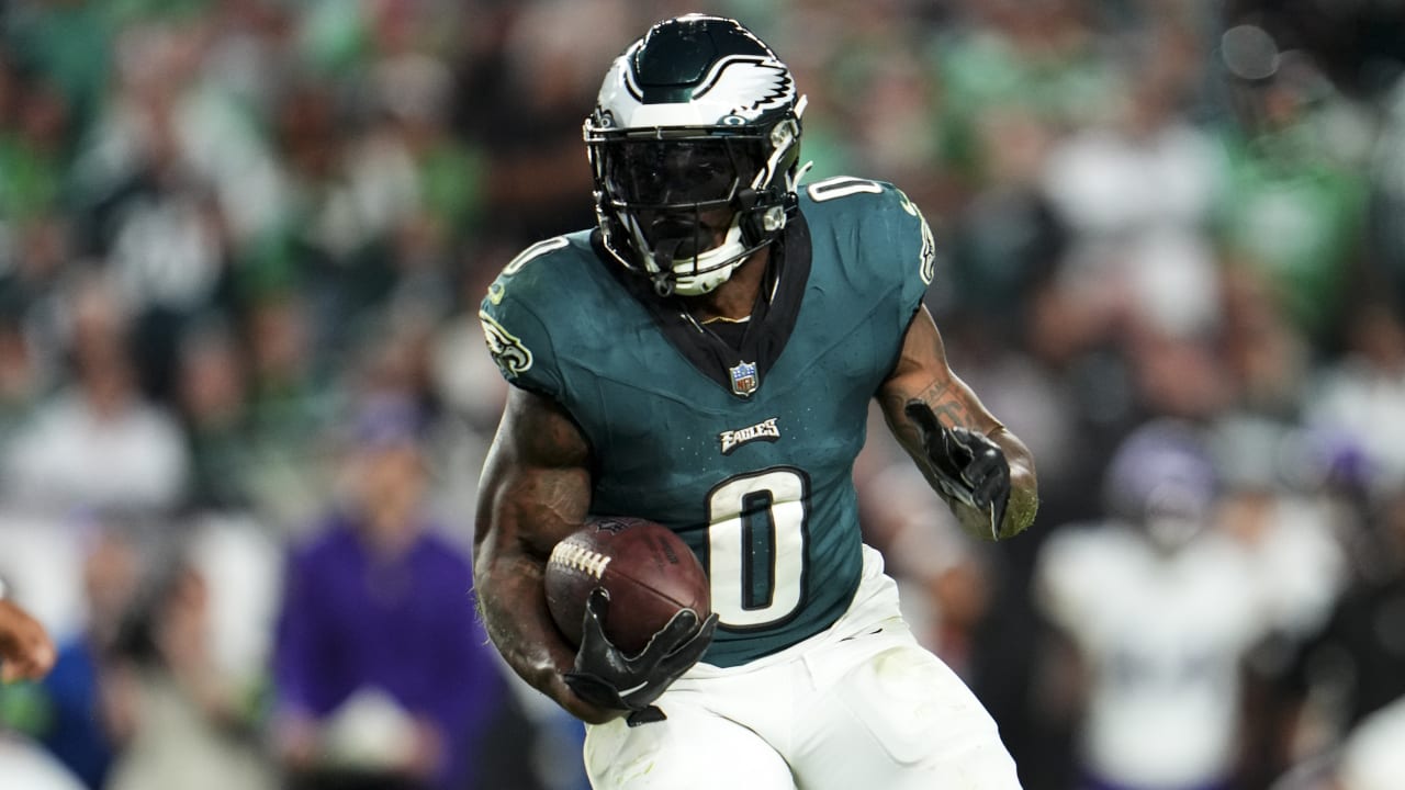 Can't-Miss Play: Philadelphia Eagles running back D'Andre Swift matches his  last name on an explosive 43-yard cutback run in the clutch