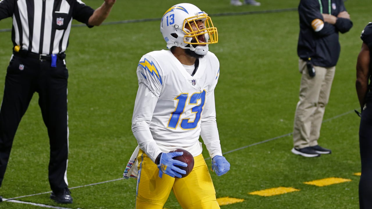 Chargers WR Allen leaves loss early with back spasms