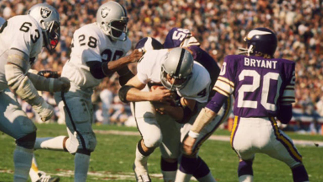 Photos: Super Bowl XI – Oakland Raiders and Minnesota Vikings