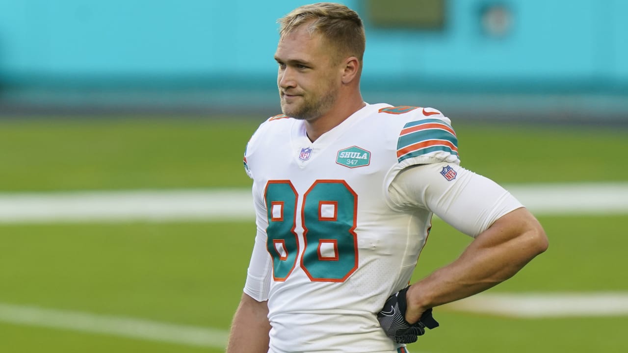 REPORT: Miami Dolphins Shopping Mike Gesicki + Working Out Trey Flowers