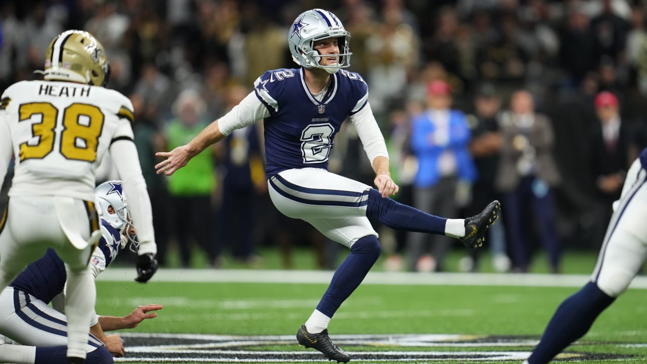 Dallas Cowboys kicker Greg Zuerlein drills 55yard field goal