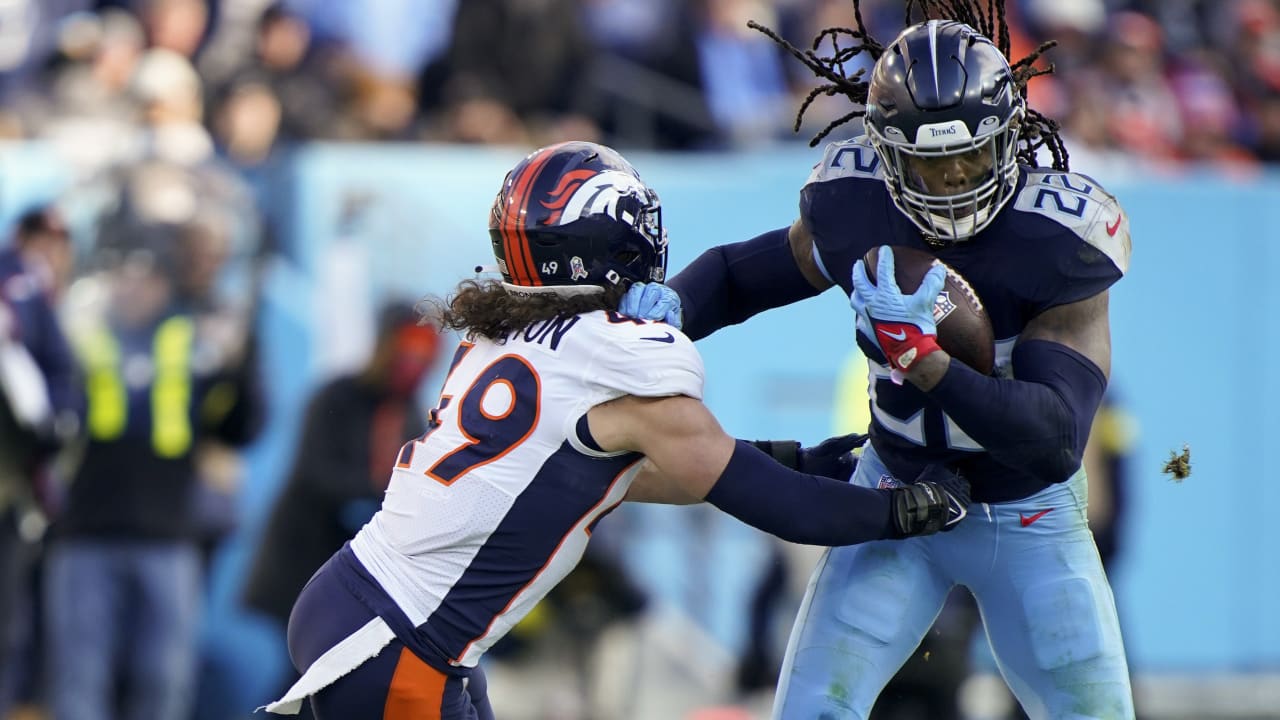Can't-Miss Play: Linebacker Alex Singleton detonates Tennessee Titans'  handoff try for Denver Broncos takeaway