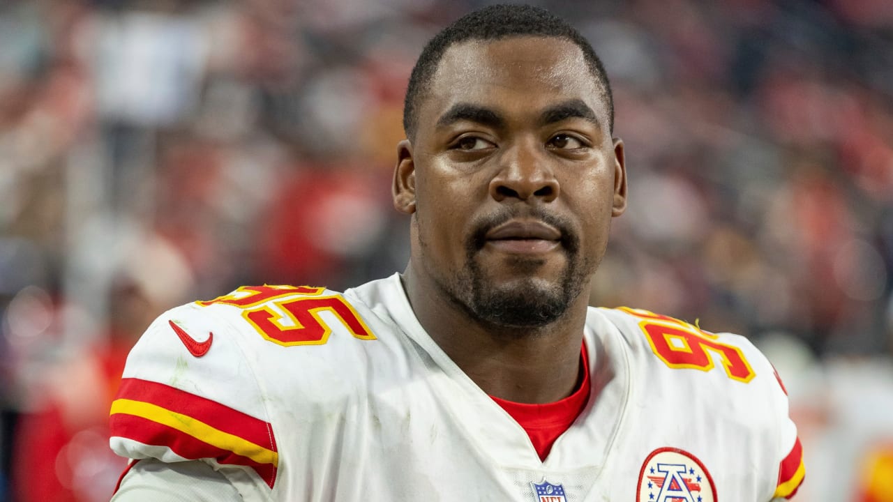 DL Chris Jones seeking contract extension not present as Chiefs