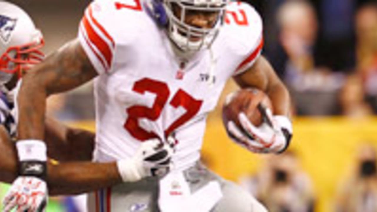 Brandon Jacobs, New York Giants reunite after off year