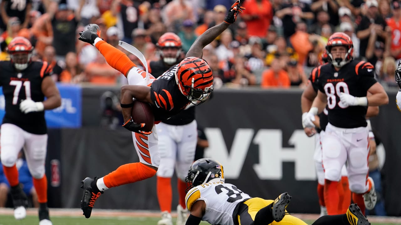 Cincinnati Bengals wide receiver Ja'Marr Chases sheds tackle for 21