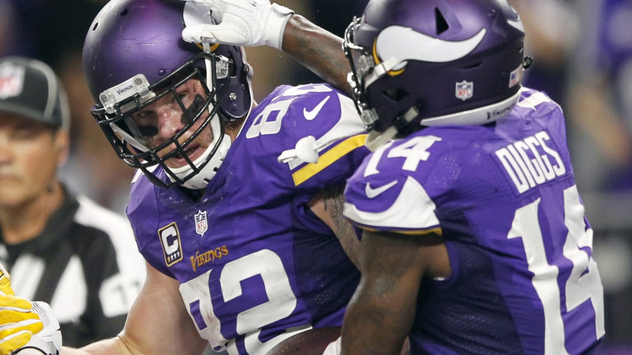 vikings-celebrate-100316