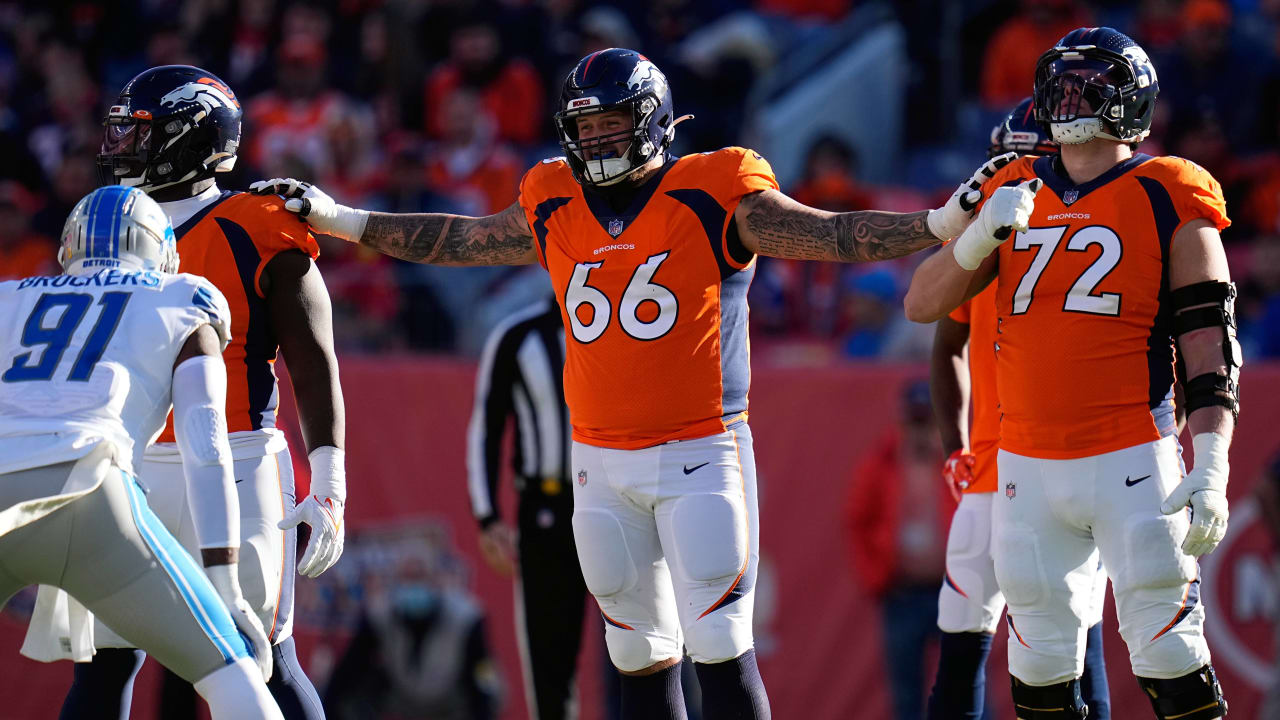 Broncos take delay of game penalty to begin game vs. Lions in honor of  Demaryius Thomas