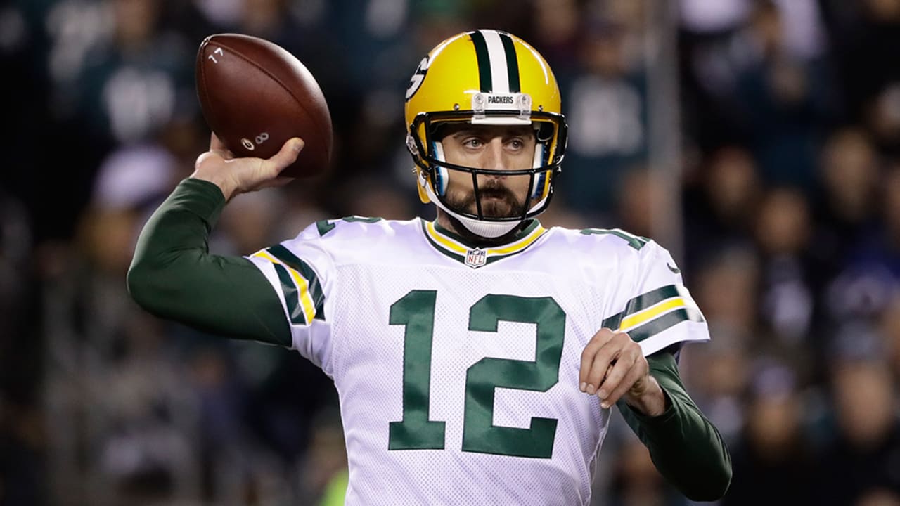 Rodgers, Adams connect for 2 TDs, Packers beat Eagles 27-13