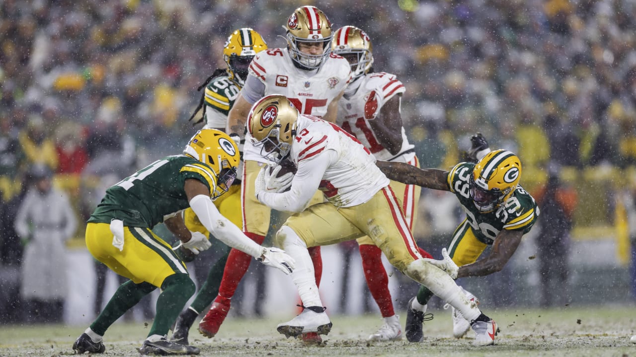 Philadelphia, Pennsylvania, USA. 19th Sep, 2021. San Francisco 49ers wide  receiver Deebo Samuel (19) runs with the ball after the catch during the  NFL game between the San Francisco 49ers and the