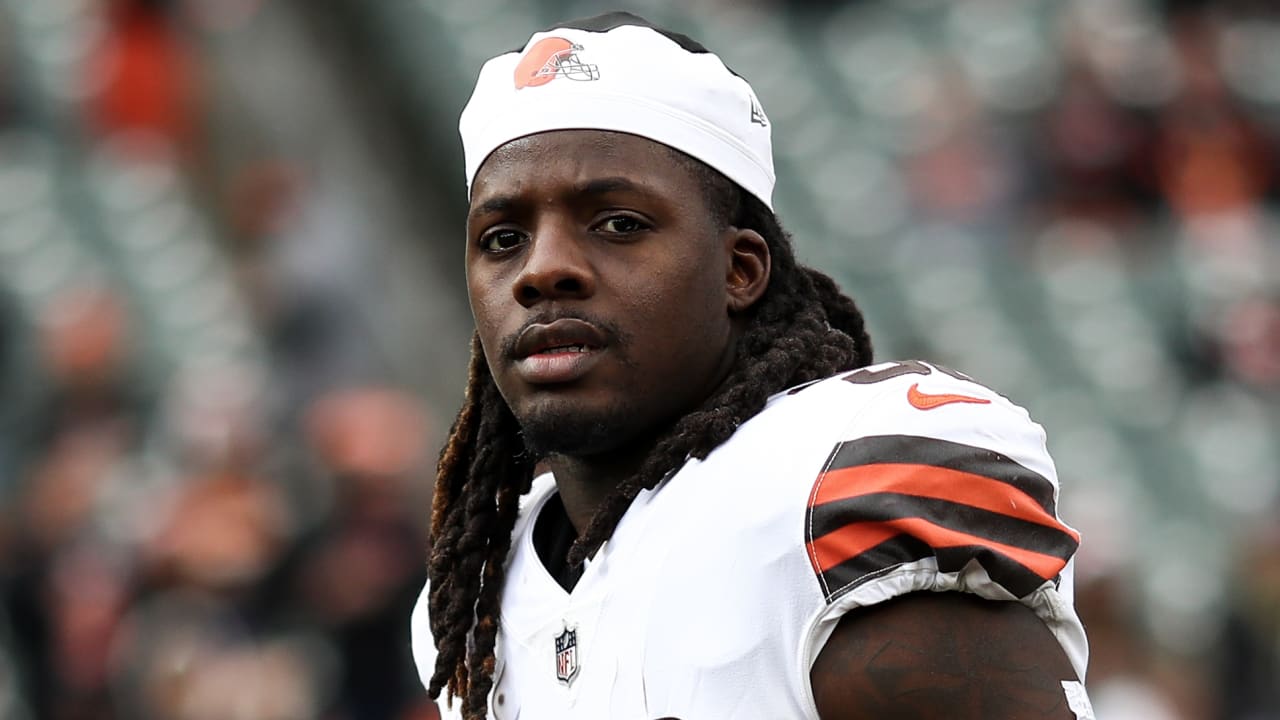 Jaguars signing former Browns RB D'Ernest Johnson to one-year contract