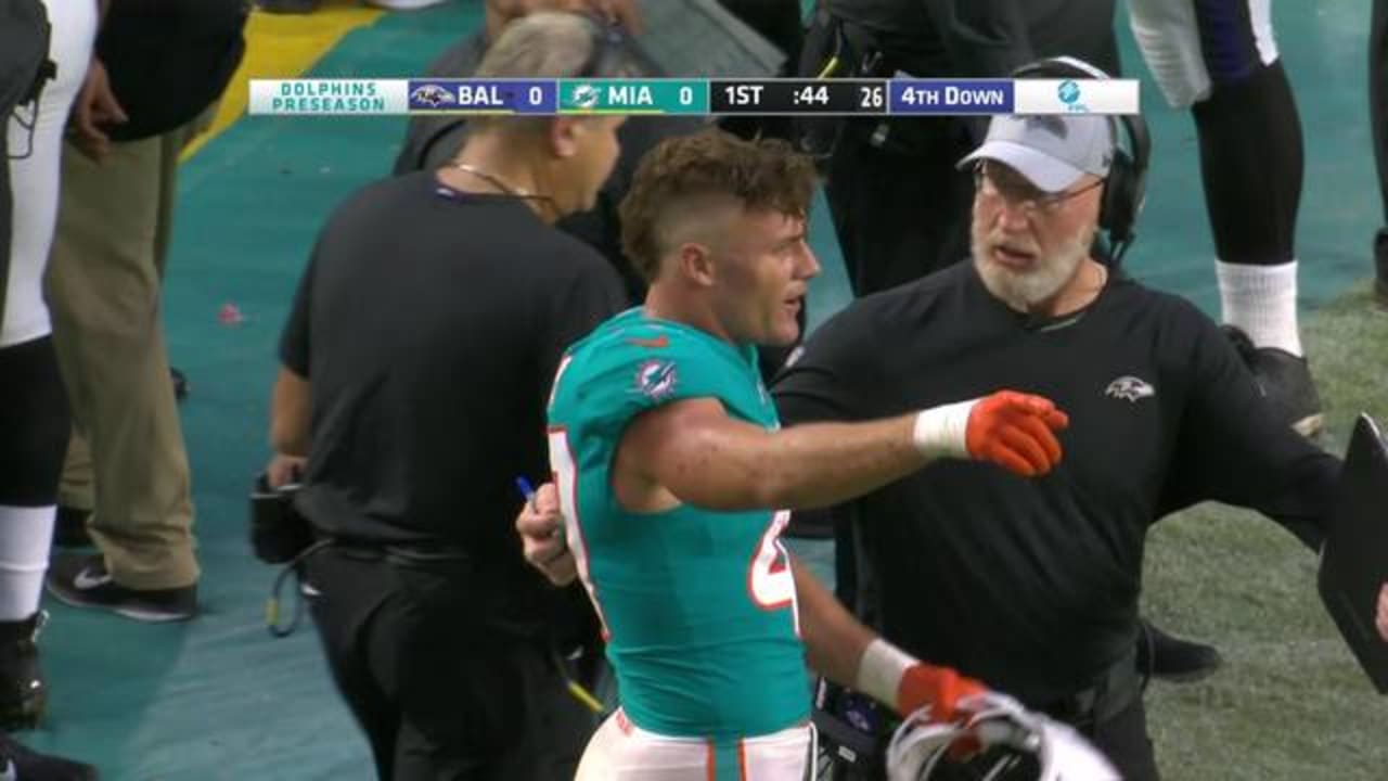 Kiko Alonso Runs to the Wrong Sideline