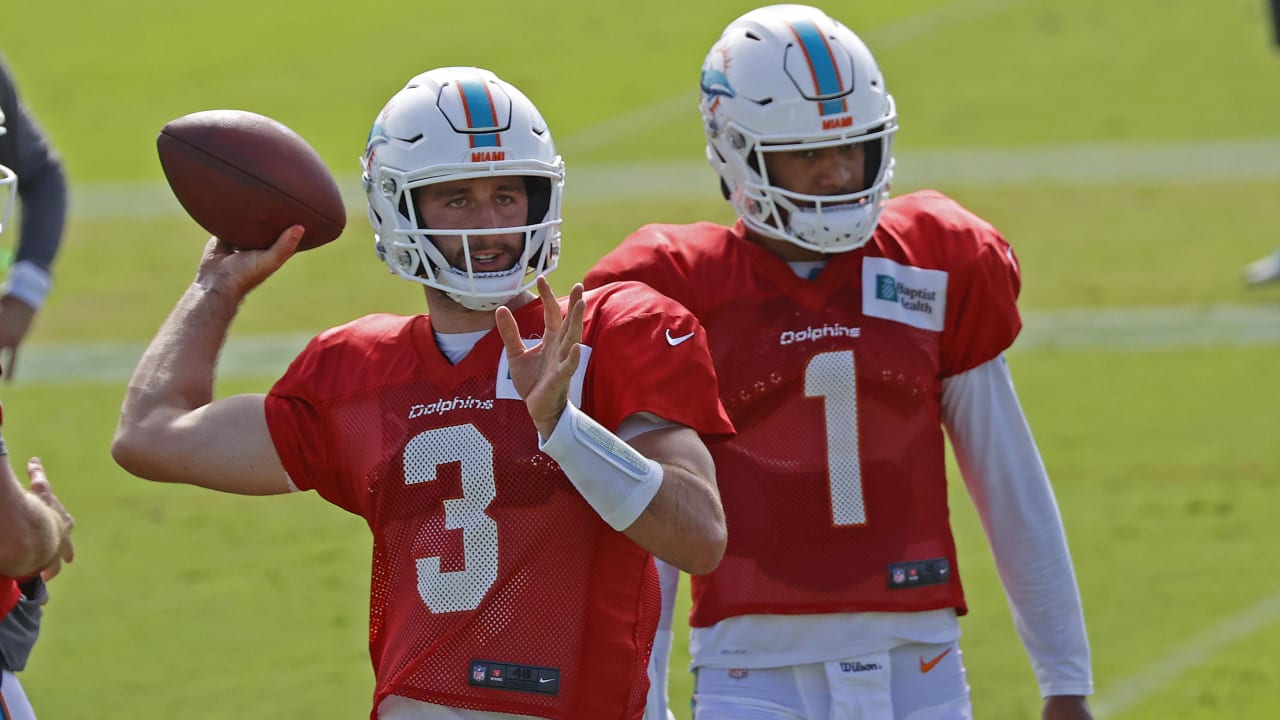 NFL: Miami Dolphins to start Josh Rosen vs. Cowboys, bench Fitzpatrick