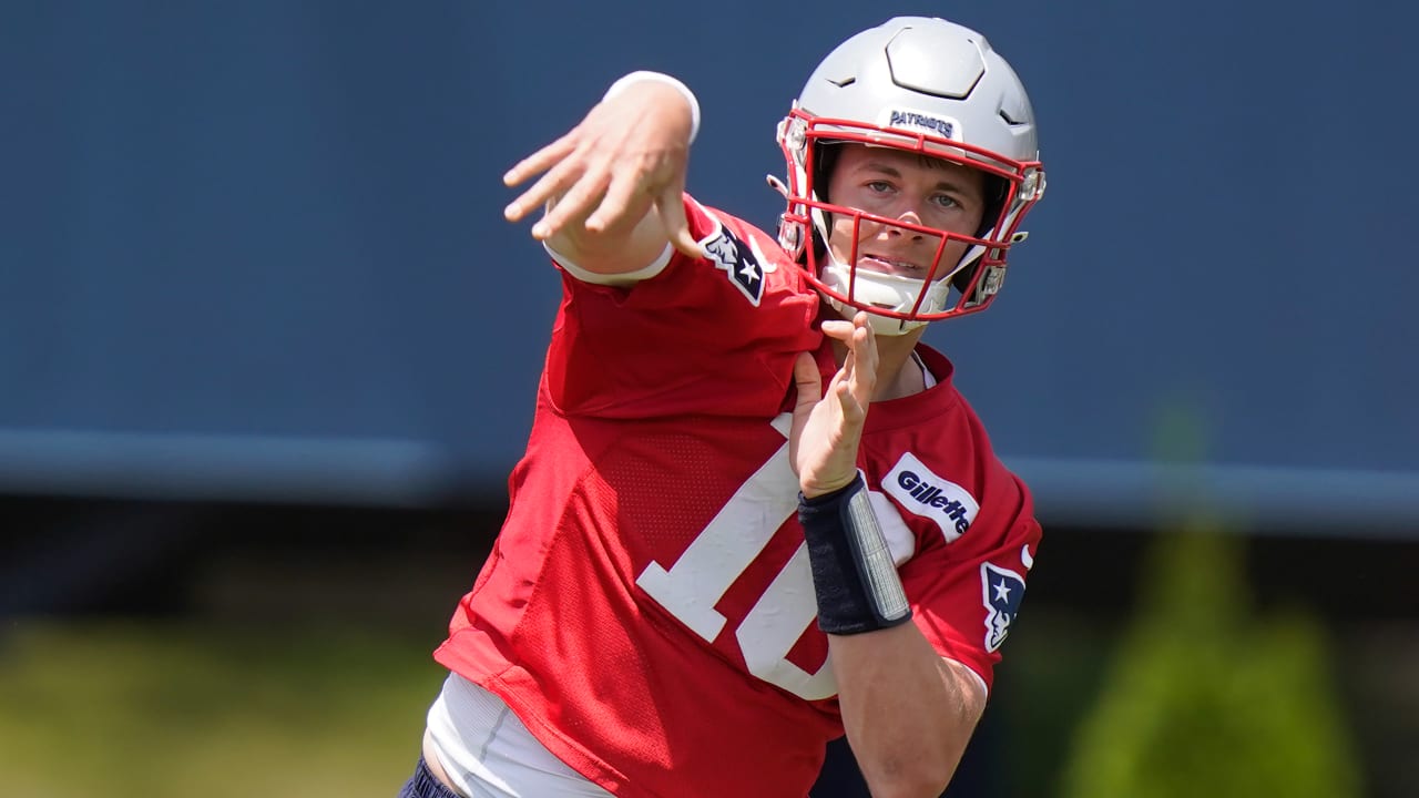 Photos: Patriots reveal red throwback alternate uniforms for 2022