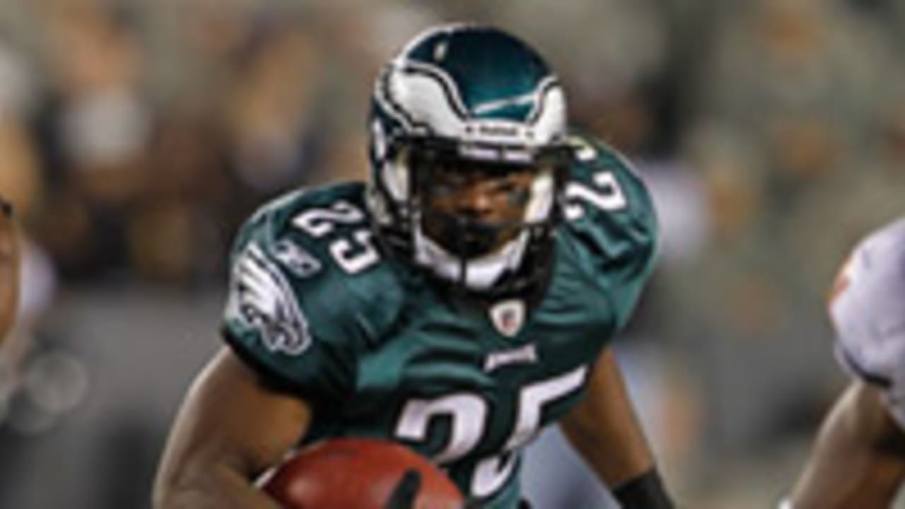 lesean-mccoy-090313-spot.jpg