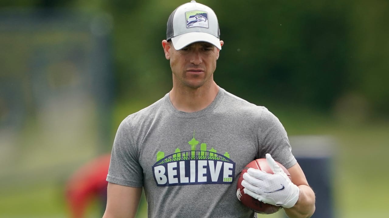 Buccaneers hiring Seahawks QB coach Dave Canales as offensive coordinator